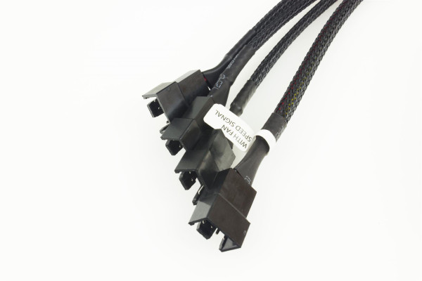 Cable Junkies Y-Kabel 4Pin PWM auf 4x 4Pin PWM 60cm mit schwarzem Sleeve